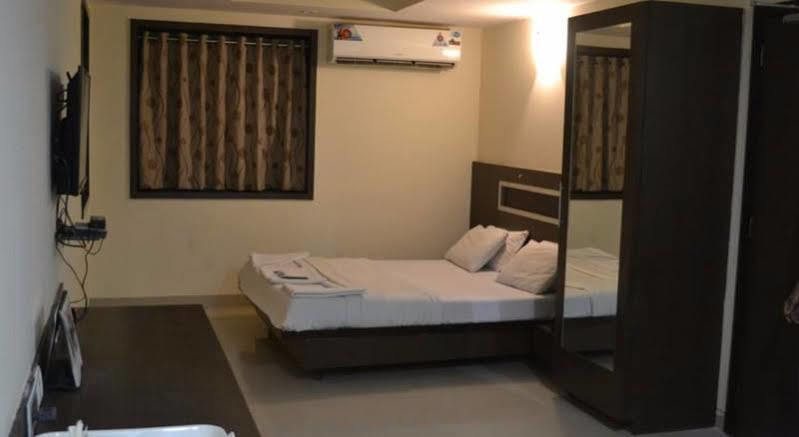 Pooja Heritage Navi Mumbai Exterior foto